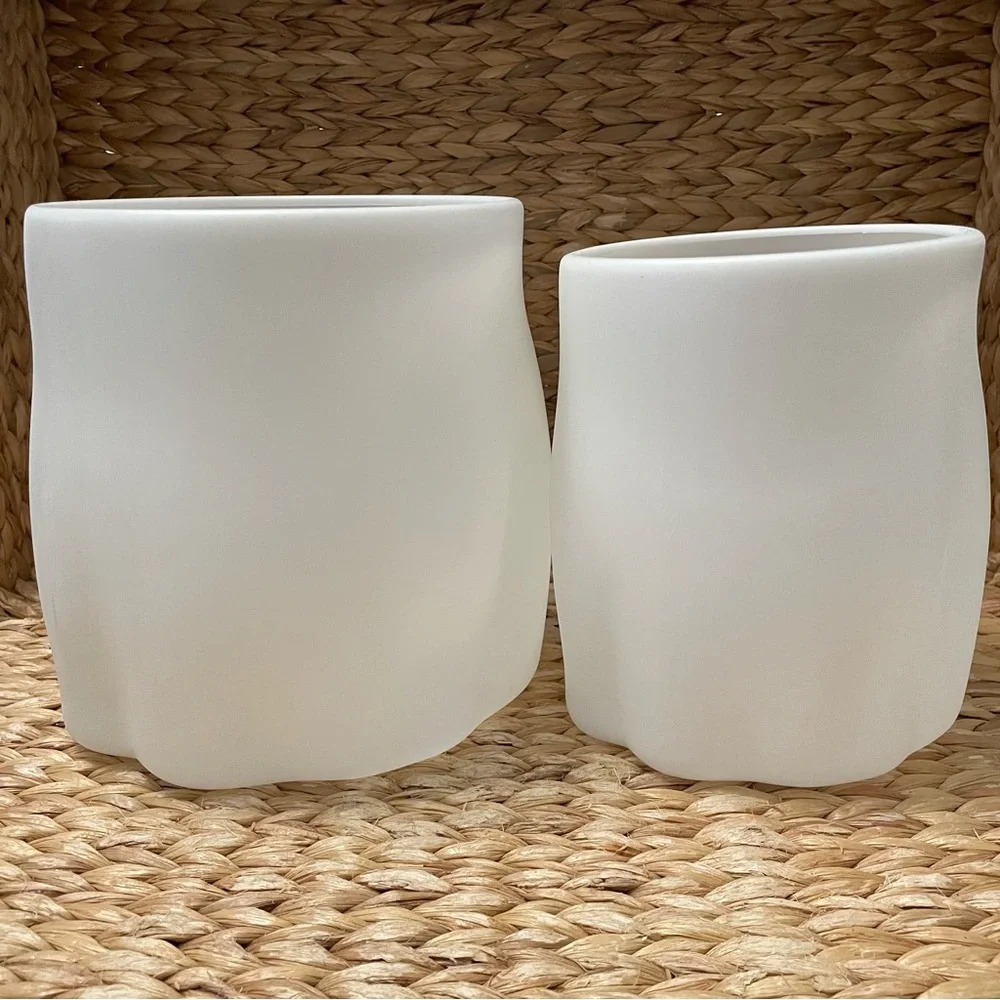 Ghost-shaped planter or candy bucket Halloween 8” and‎ 9”